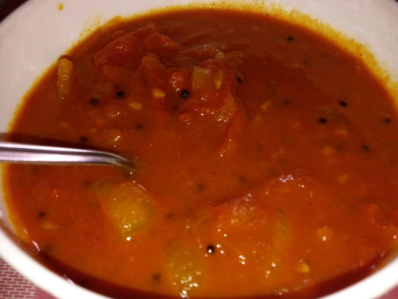 Tomato curry ( Thakkaali curry)